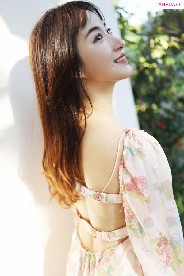 龚天艺 艺儿拿铁 [XIUREN]高清写真图 2019.12.30 艺儿拿铁第32张图片